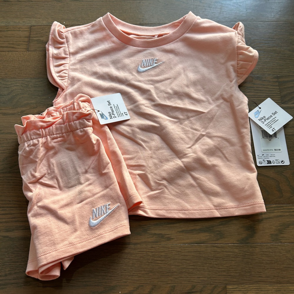 NWT Nike Toddler Set size 4T